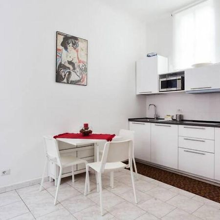 Isola And Zara Comfortable Apartment Мілан Екстер'єр фото